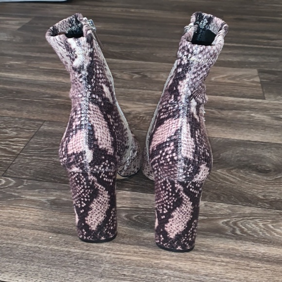 New! Jessica Simpson Python Boots - Picture 2 of 7